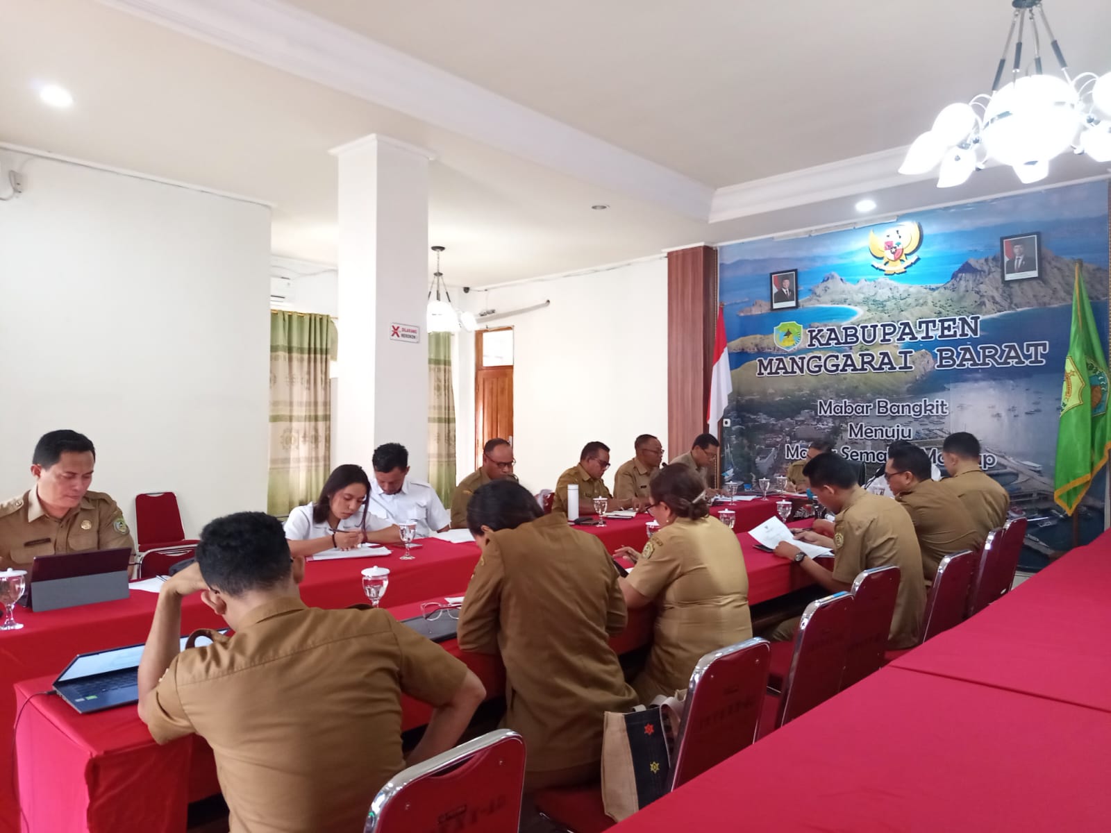 Wabup Manggarai Barat Tekankan Pentingnya Koordinasi Tim dalam Pelaksanaan Program MBG